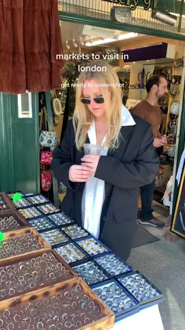 Check these out next time you’re in london 🙌🏻 #londongirls #londonrecommendations  #nottinghill  #londonmarkets  #londonlife #visitlondon #abbeysadleir #londontown #portobelloroadmarket #broadwaymarket #boroughmarket #farmersmarket #columbiaroadflowermarket