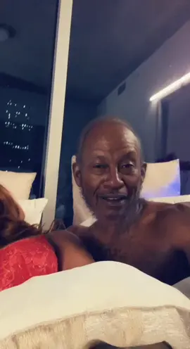 Deacon had a tiiiiiime laaast NIGHT! 👨🏾‍🦳😭😭😭😭😂😂😂😂😂😂