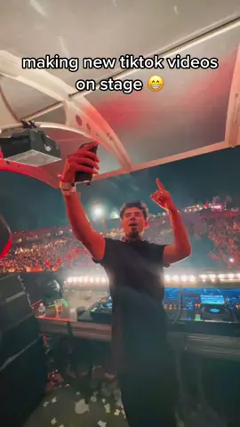 making new tiktok videos on stage 😁 #tiktok #fyp #tomorrowland #daynnight #festivals