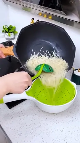 Rotatable drain basket #KitchenHacks #kitchenhack #lifehacks #goodthing
