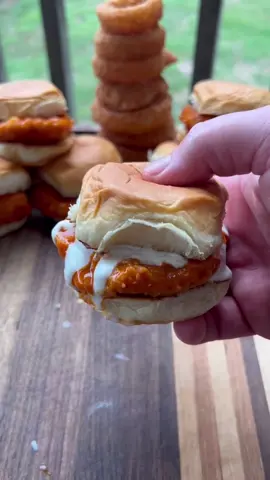 Buffalo Chicken Sliders make for the perfect Slider Sunday! #EasyRecipe #kingshawaiian #sundayfunday #slidersunday #buffalochicken #foryoupage #fypシ