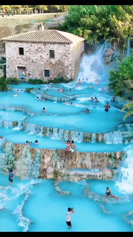 Cascate del Mulino di Saturnia - Italia. What a hidden Gem #italy #travel #hiddengems #cascatedimolina