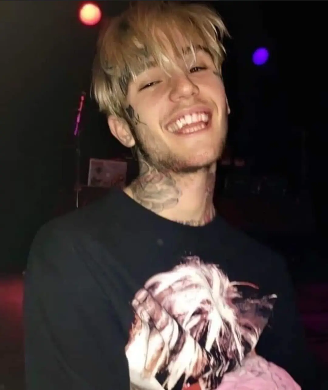 blonde // huge thanks to @shawty for letting me use photos from their page they work super hard to get rare/ high quality photos of peep🖤 #lilpeep #lilpeepforever #lilpeep🖤 #lilpeep4ever #lilpeeplove #lilpeep4life #gbc #goth #emo #fyp
