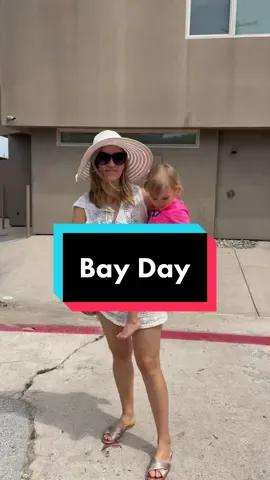 Things to do in San Diego wity kids! Mission Beach Bay #sandiego #sandiegohiddengems #sandiegolife #sandiegokids #sandiegokidsfun #momcamp #mommycamp