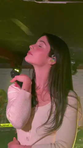its been SIX months since i saw gracie … i’m gonna sob i miss her so much wtf.  #gracieabrams #tiwifltour #concert #messitup
