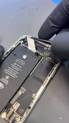 Battery Swap 🔋🪛 #iDoctor #fixtok #fyp