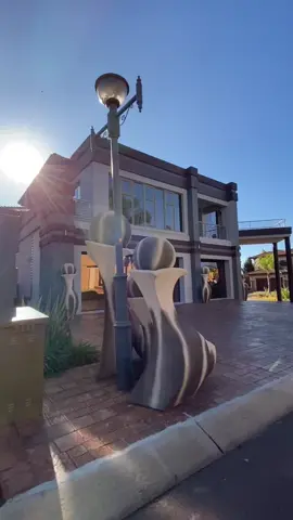 The corner house 🏁🏡😈.#guesstheprice #realestateagent #realestateinvesting #realestate #cornerhouse #tiktoksouthafrica #viralvideo #fyp #fypシ