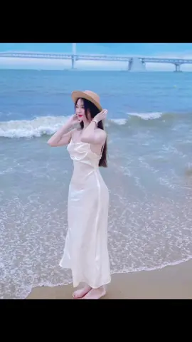 Trải qua bao nhiêu chuyện, em phải cố gắng từ ngoại hình đến tài chính. Em muốn trong tách có trà , trong ví có tiền, trong đầu có tri thức , trong lòng có trách nhiệm. Bởi vì sau này nếu không may em vẫn không gặp được người yêu em. Thì chính em cũng sẽ là phiên bản hoàn hảo nhất cho cuộc đời mình  🖤#busan #부산여행