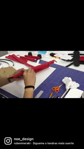 How to make a Japanese tradional temple on papercrafts enjoy! #papercrafts #setdesign #paperart #paperengineering #props #paperprops #still #stilllife #japan #japanesetemple🙏