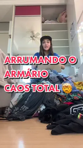 Respondendo a @ana_carol05.05 O CAOS GENTE TO QSE DESISTINDO 🤡🤡 #armario #closet #arrumação #sujeira #asmr #bagunça #organização #CleanTok #provador #faxina