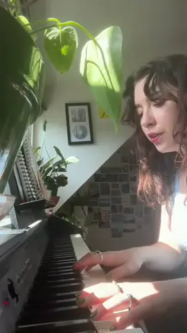 idk why the quality is literally terrible lol, singing “shatter” from @Maggie Rogers new masterpiece