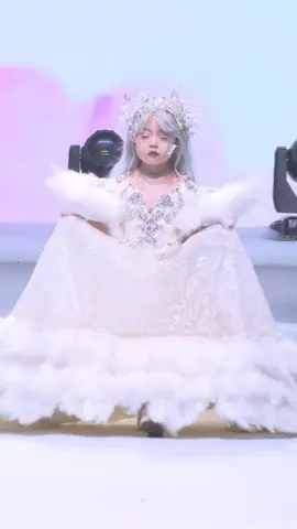 A little princess #girlmodel #kidsmodel #modelkids #foryou #pfy #fyp #kidsfashion #Runway #catwalk