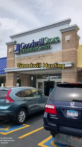 Goodwill Hunting: Starbucks & Sony ✅💸 #resellflip #reseller #goodwillfinds #thrifting