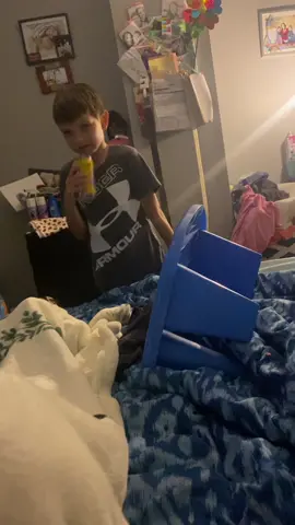 He hasnt stopped talking for the past 30 mins😂🤣 send help😆