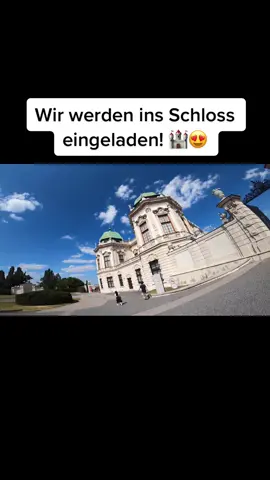 Wir werden ins Schloss eingeladen! 🏰😍 #davidbost #motorrad #schloss #gehtsteil