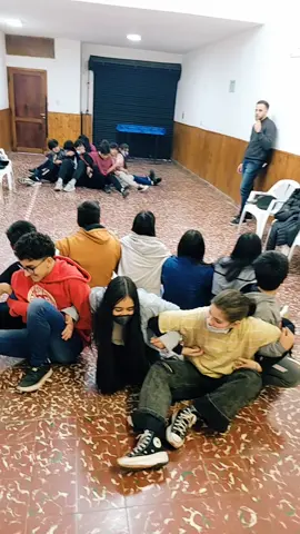Divertida dinámica para realizar con Adolescentes!! Vos que haces con tu grupo de ados ?? #diversionsana  #adolescentes  #iglesia