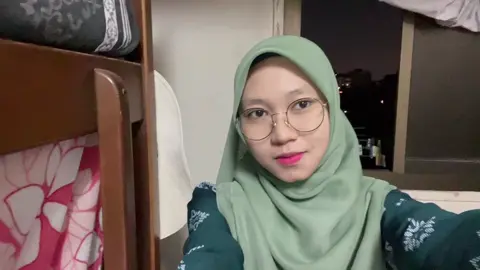 Respect peoples who wear glasses, they paid money to see you. I mean respect me😆😂