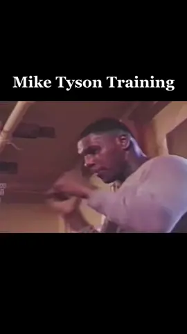 Mike Tyson Training #boxingtraining #boxing🥊 #miketyson #miketysonboxing