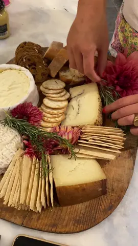 Dinner party prep for last night in the hamptons #hamptons #shelterisland #nyc #dinnerparty #dinnerpartyideas #dinnerparties #summerdinner #summerdinners #outdoordining