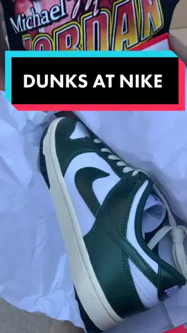 Check your local stores man, vintage dunks dropped like months agi idk why they had em now 😭 #nike #nikeoutlet #nikeoutletfinds #sneakerreselling #sneakerreseller #reselling #niketown #nicekicks #sneakermeetup