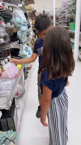#😂😂😂😂#macarena #zapateados #shopping #acehardware #mishijos #felizlunes #fyp@poloramos10