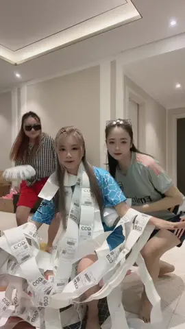 Vào việc 🙂 coi tiktok qá 180 phút 🤣🤣🤣