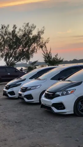 Tigaratus ribu spek bidadari