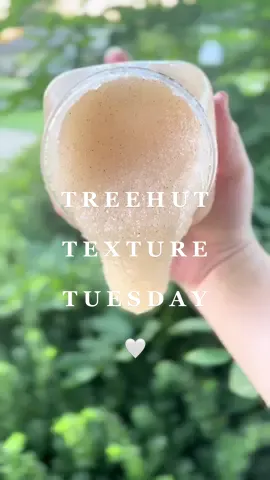 #texturetuesday with @treehutusa Tahitian vanilla bean 🤍 #treehut #aesthetic #treehutsugarscrub #showertok #bodycare #SelfCare #vanilla
