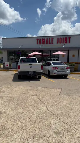 Have you been? Did you like them? I enjoyed them‼️ Maybe I’ll go on a “best tamale hunt” 🤔 10/10 for ME! #FoodLover #tamales #houstonfoodie #houstontx #heights #vlogger #fyp #blogger #houstoneats