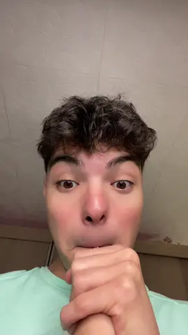 Nu e ok sa fumezi😬