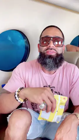 I think there is something on the bottom of your shoe… 😂 🛩 👟 🩸 #jet #jetlife #dg #dolcegabbana #christianlouboutin #redbottons #x #puertorican #entrepreneur #ambition #success #tampa #miami #bug #beard #beardgang #funny #businessowner #businesspartners