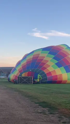 hot air balloon ride this mornin :’)
