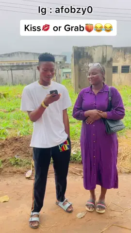 😂I love her vibes TBH😹 but the back side is too big for my hand😱😂😂💔#goviral #fypシ #foyoupage #oscotech #kissorgrab #kissorgrabchallenge #afobzy0 #makemeviral