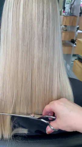 Love free hand hair cut :)                    Also recording at the same time by my self i think i didn’t do bad did i ? 😂.                   Full head of babylights !             #longhair #newhair #newhaircut #hair #toner #curtley #challenge #babylights #readyforsummer #flanx_ #blonde #newhaircolor #naturalhair