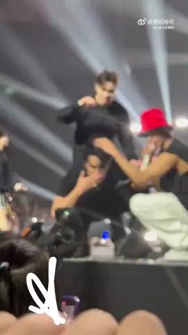 AHAHAHAHHAHA DK 🤣🤣 YOU REALLY MAKE MINGYU A PUPPY🤣 [ctto] #mingyu #dk #bethesuninseattle #seventeeninseattle #fyp #foryou 
