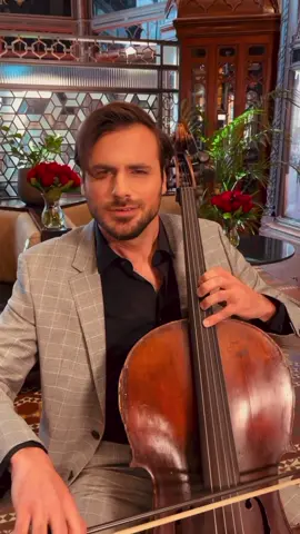 Abrázame, y no me digas nada, solo abrázame... 🎻❤️ #HAUSER #abrazame #cello #music #fyp #hug #foryoupage  