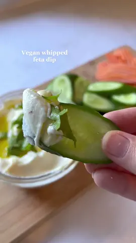 So easy but looks fancy 🤷🏼‍♀️ I used vegan feta for mine #whippedfetadip #veganfeta #whippedveganfeta #fancysnack 