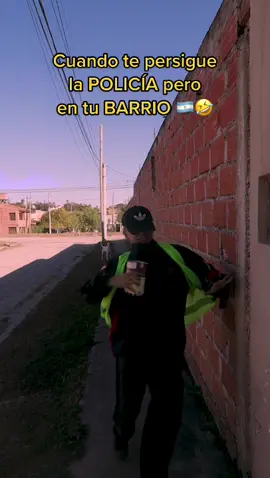 Cuando te persigue la POLICÍA pero en tu BARRIO 🇦🇷🚔🤣