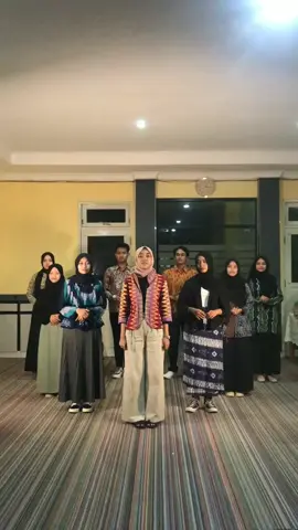 [Yel-yel PKKMB FMIPA ULM 2022]Hollaaaa Mahasiswa Baru FMIPA ULM 2022👋🏻Gak kerasa nih sebentar lagi kita bertemu di PKKMB 2022🤗Gimana kesiapan kalian untuk ikut PKKMB 2022?? Nahh kita punya kabar gembira untuk kalian nihhh, sekarang yel-yel PKKMB 2022 udah rilis gaiss. Selamat menyaksikannnn✨🤗#pkkmbulm2022 #pkkmbfmipaulm2022 #yelyelpkkmbfmipaulm #bemfmipaulm #ahaaha