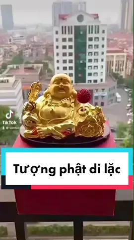 Tượng Phật Di Lặc Tú Cầu Đỏ (pin năng lượng mặt trời). Đặt taplo hoặc bàn làm việc #tuongdilac #phatdilac #tuongphat #tuongdattaplo #tuongdeban #phukienoto #trangtrioto