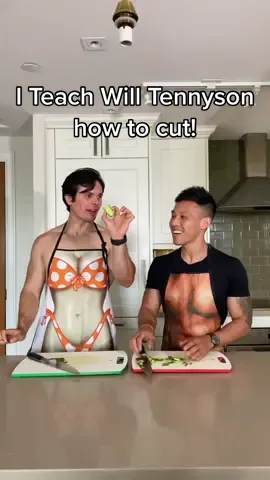 Anabolic Aprons🤌🏻 #knifeskills #tiltokfood #GymTok #Fitness #workoutchallenge #chopchallenge #speedchallenge #foodchallenge #chefsoftiktok #tiktokchef #willtennyson #cucumber