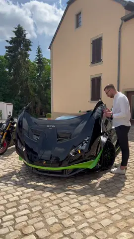 How to open a Lamborghini STO 🔥 #fyp #foryoupage #luxury #luxurylifestyle #supercar #lamborghini #supercars