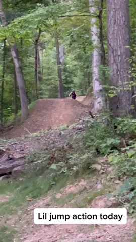 Some mountain bike action from today’s ride🤟🏼 #mtb #mtblife #moutainbike #woods #sendit #trek #yeti #sram #shimano #maxxis