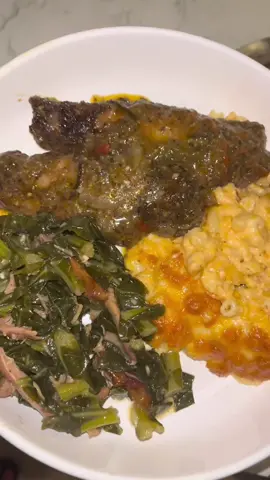 Sunday Dinner is a must! What recipes do y’all want from this ? 👀 #sundaydinner #turkeywings #bakedmacandcheese #collardgreens #recipes #cooksoftiktok #Foodie #cookwithme #fyp #foryoupage