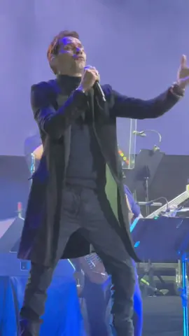 @Marc Anthony interpretando su éxito #VivirMiVida durante la inauguración del #ColiseoLive 🎵 #marcanthony #live #envivo #music #salsa