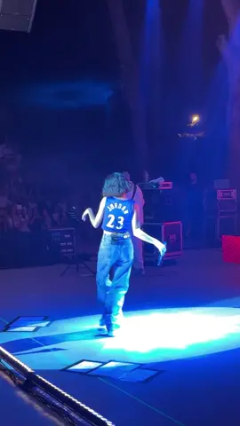 @Zeynep Bastık #zeynepbastık #dance #konser #live #keşfet #keşfetteyizzz #zeynep #bastık
