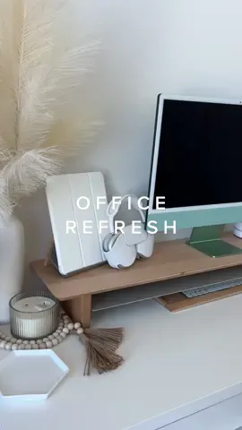 time for another office refresh 🖥️☁️🎧 ft my fav @simplehuman products! #simplehumanpartner #fyp #foryoupage #officerefresh #CleanTok #cleaning #organize