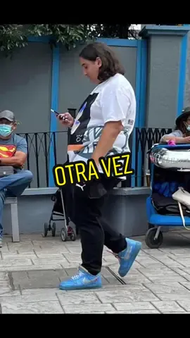 Esos tenis están padres, ustedes qué opinan del #outfit del hijo de #AMLO.