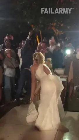 Here we see a wild bridesmaid in her natural habitat 🔭 #FailArmy..#weddings #fail #funny #funnyfail