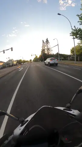 This dude really out here on a 400 showing me up sometimes….                                             #fy #ninja400 #kawasaki #ninja636 #1down5up #gopromax #biketok #kawasakininja #motorcycle #motorcyclesoftiktok